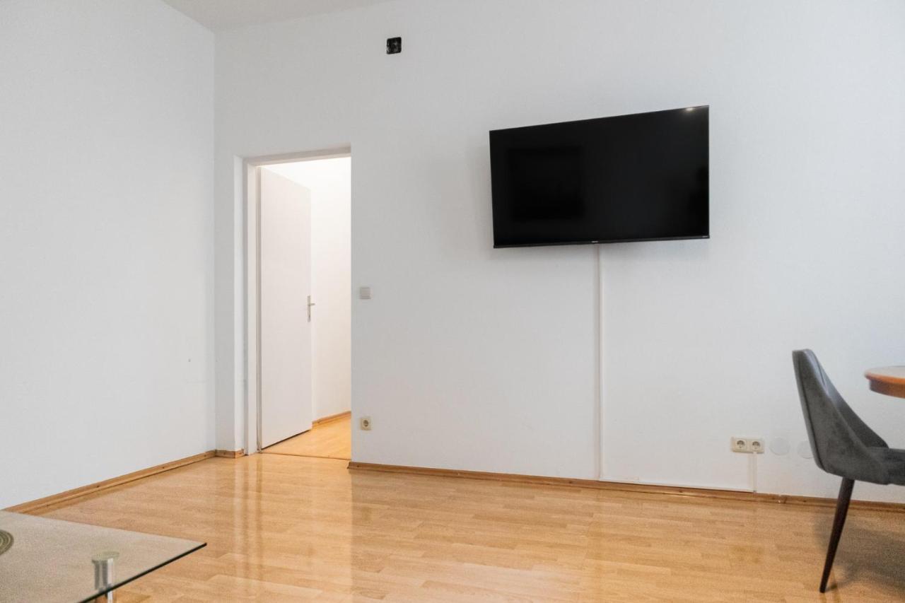 Apartment Welcoming 3br Budget Apt. Well Connected Wien