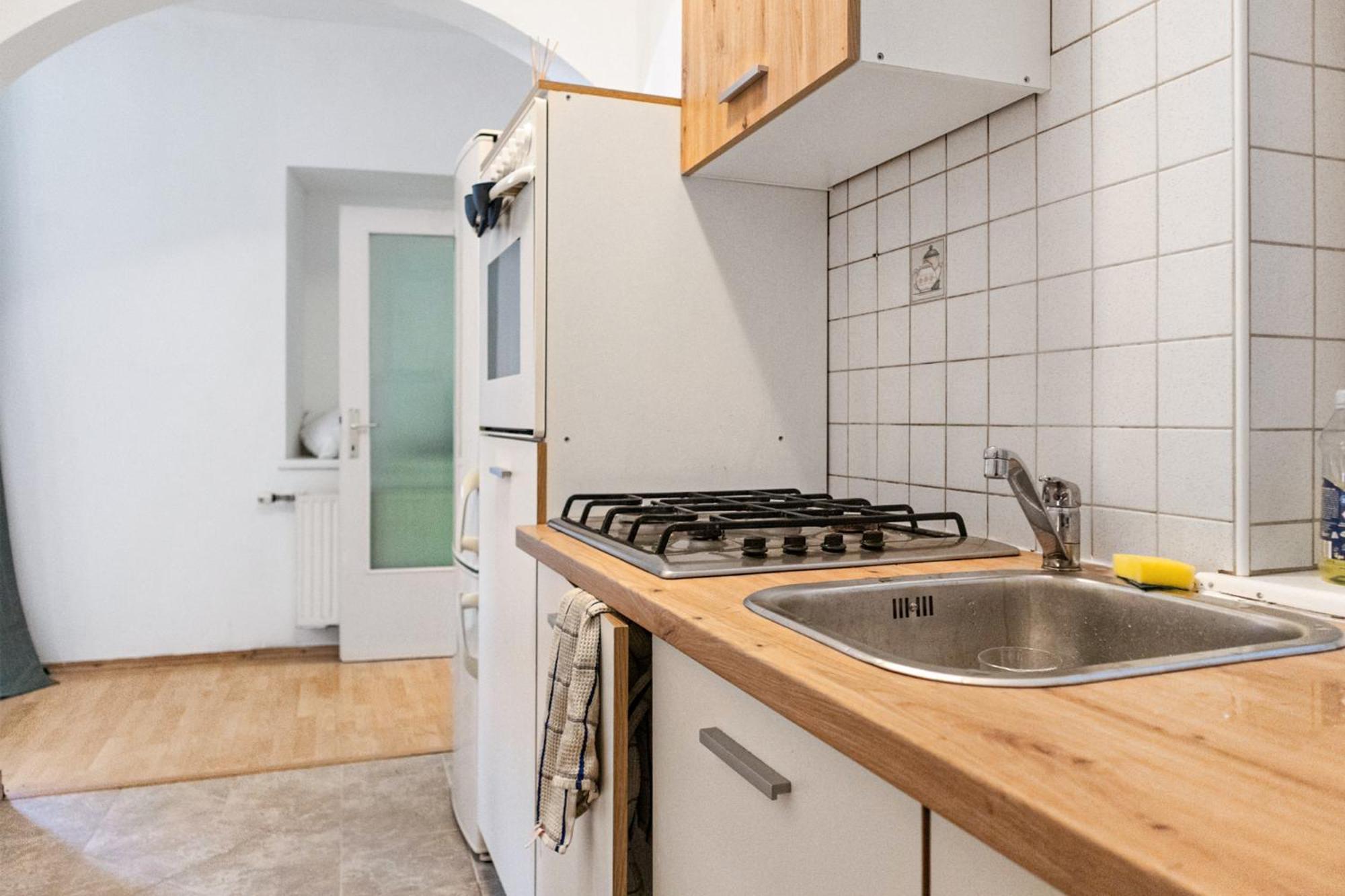 Welcoming 3br Budget Apt. Well Connected Wien